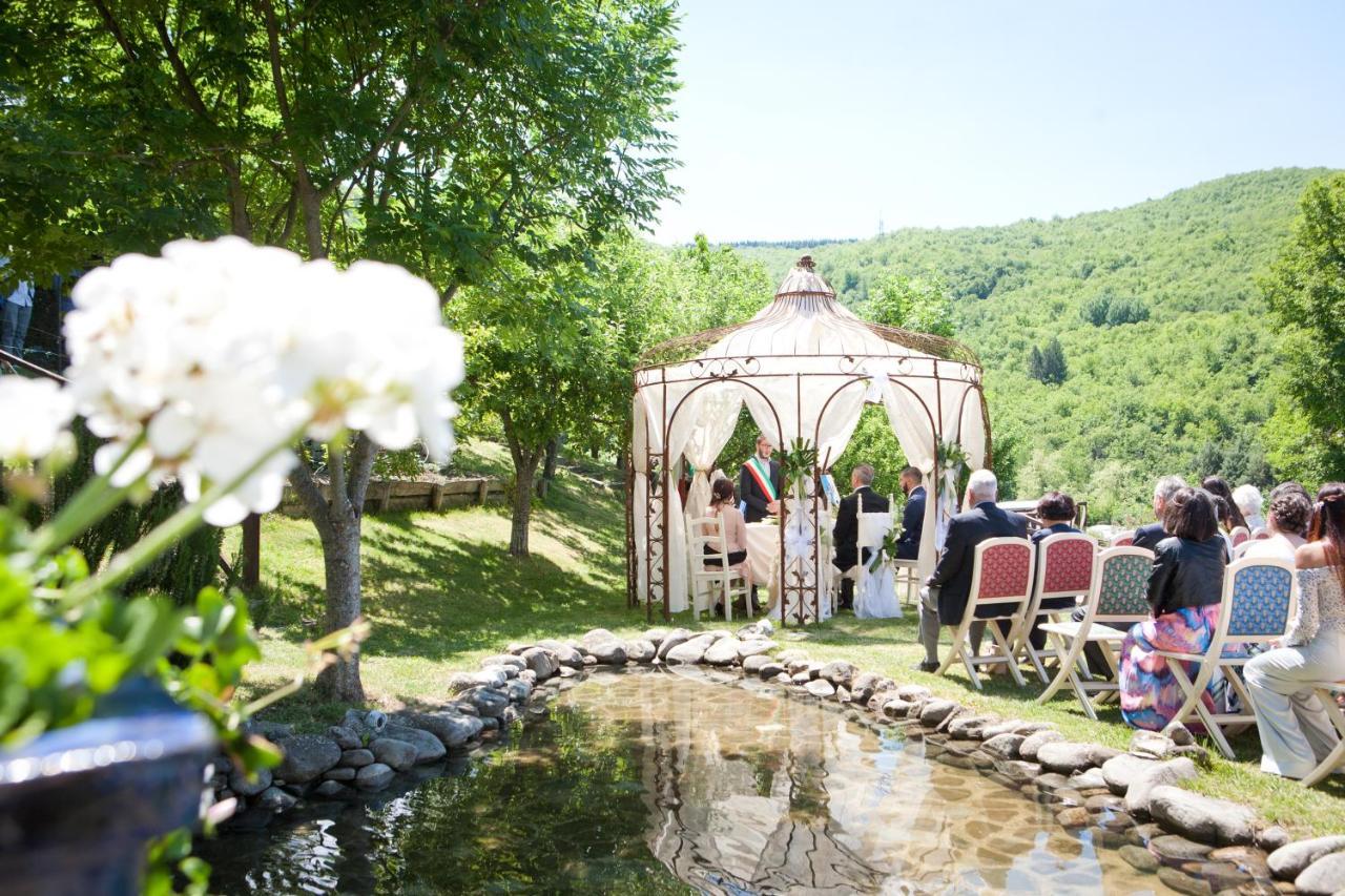 Borgo Casale Pension Albareto  Buitenkant foto