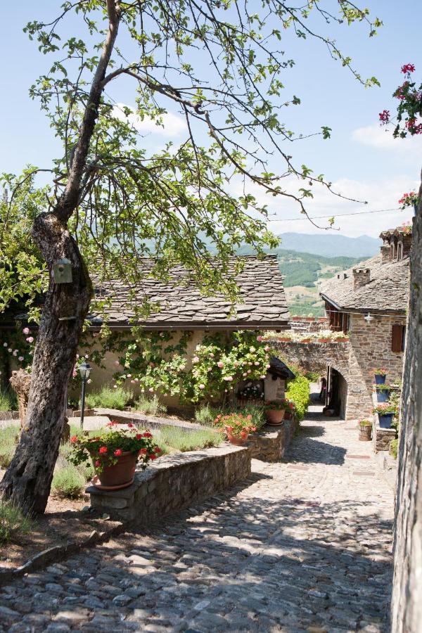 Borgo Casale Pension Albareto  Buitenkant foto