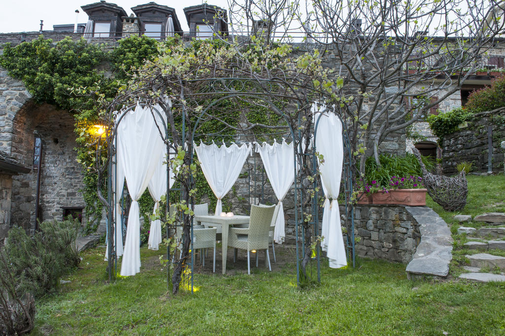 Borgo Casale Pension Albareto  Buitenkant foto